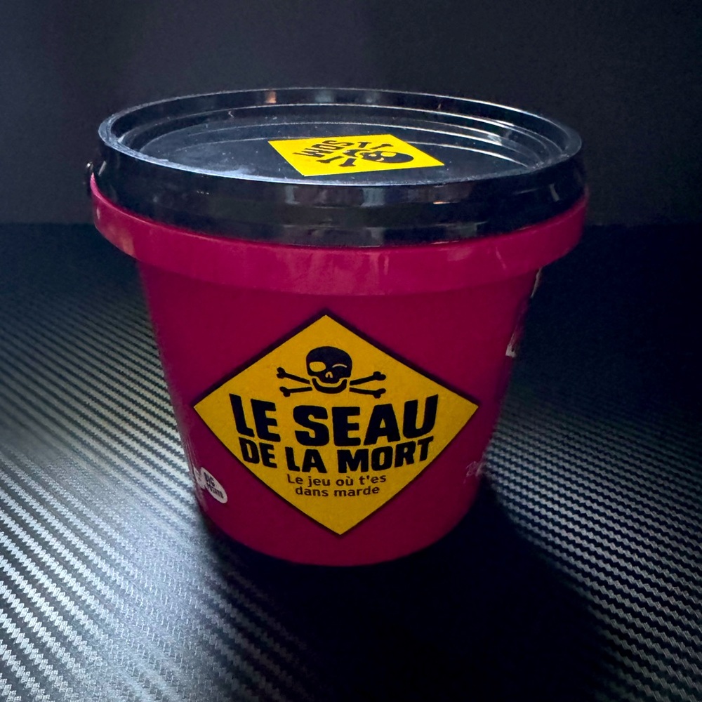 Card Game Le Seau de la Mort Pink Bucket